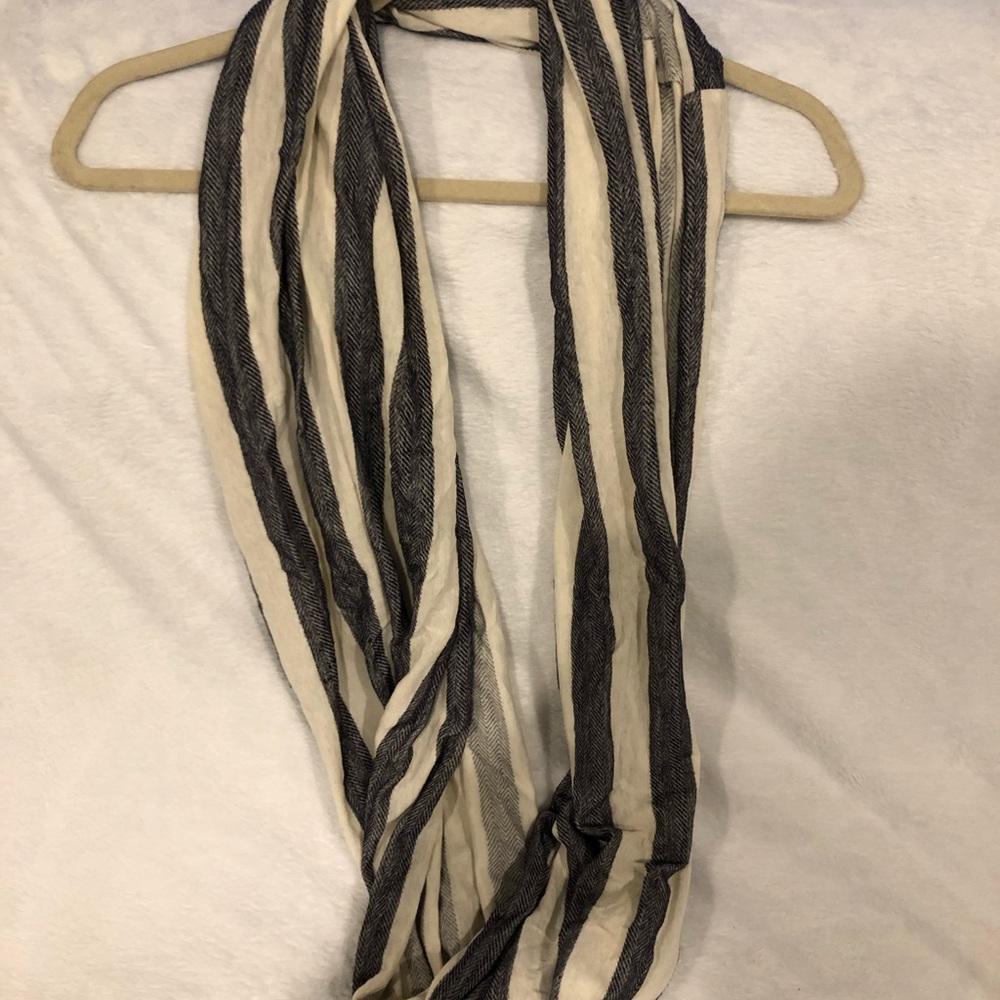 Infinity scarf